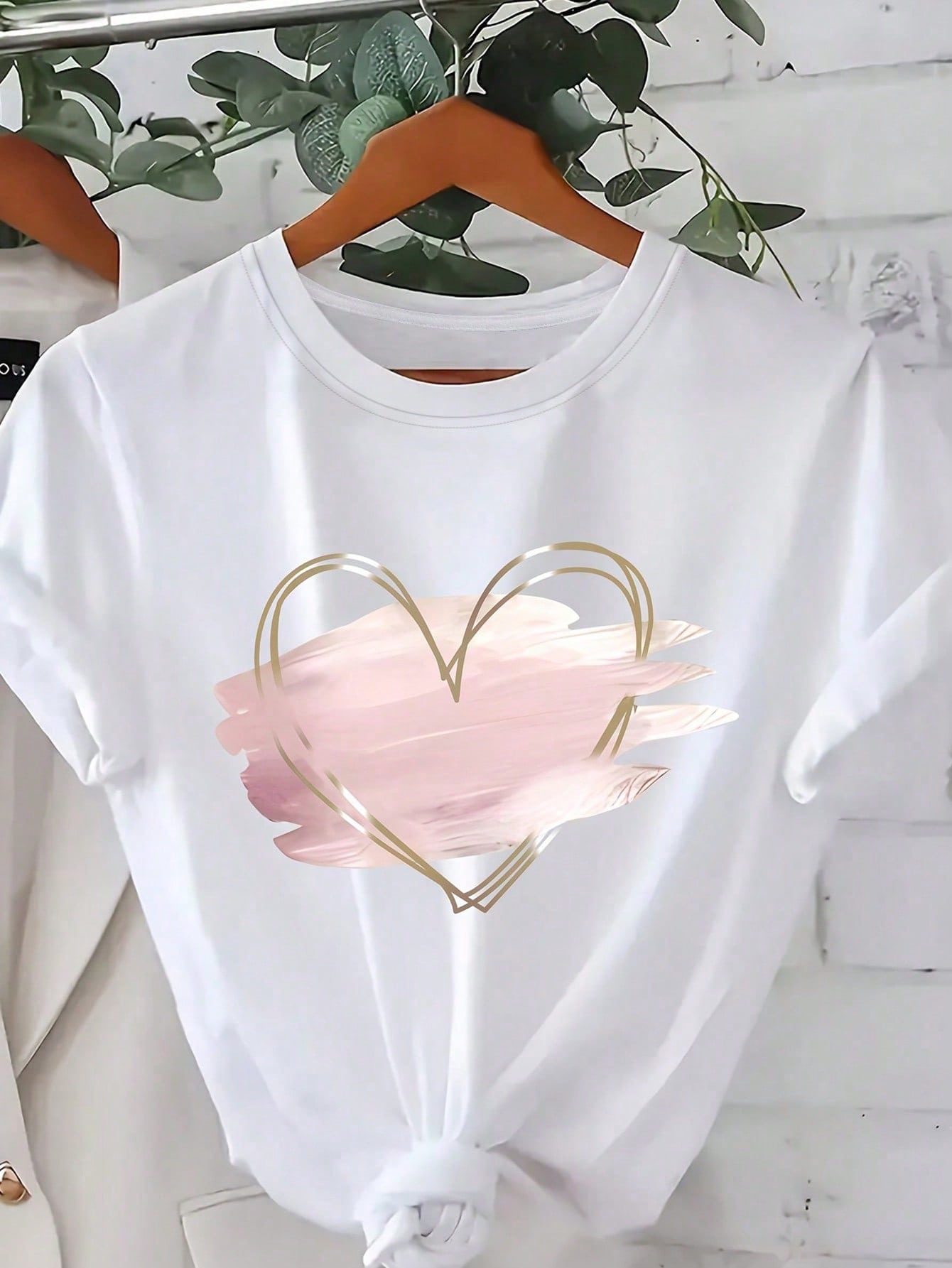 Women Formal Wear Outfits - เสื้อเชิ้ตพิมพ์ลายหัวใจลายดอกไม้สำหรับผู้หญิงไซส์ใหญ่ Trebalena - เสื้อเชิ้ตคอกลมแขนสั้นลำลองพร้อมลายดอกไม้แบบสุ่ม สวมใส่สบายทุกวัน เสื้อสำหรับฤดูร้อน